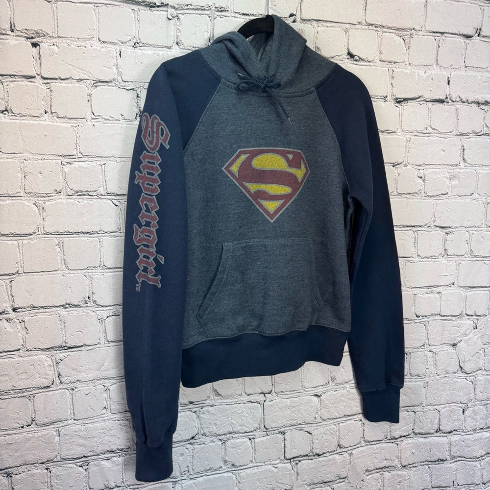 DC Supergirl Jerry Leigh Vtg Y2K 2005 Navy & Gray Graphic Logo Hoodie Size Small - Picture 2 of 12